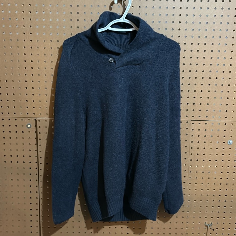 Men’s banana Republic size medium sweater